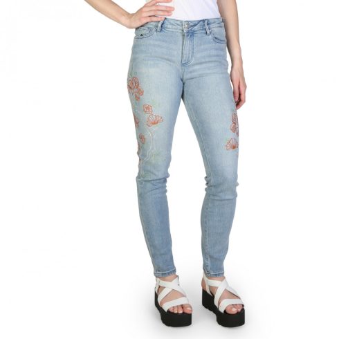 Armani Exchange Nő Farmernadrág 3ZYJ01Y3CRZ1500 MOST 81344 HELYETT 38031 Ft-ért!